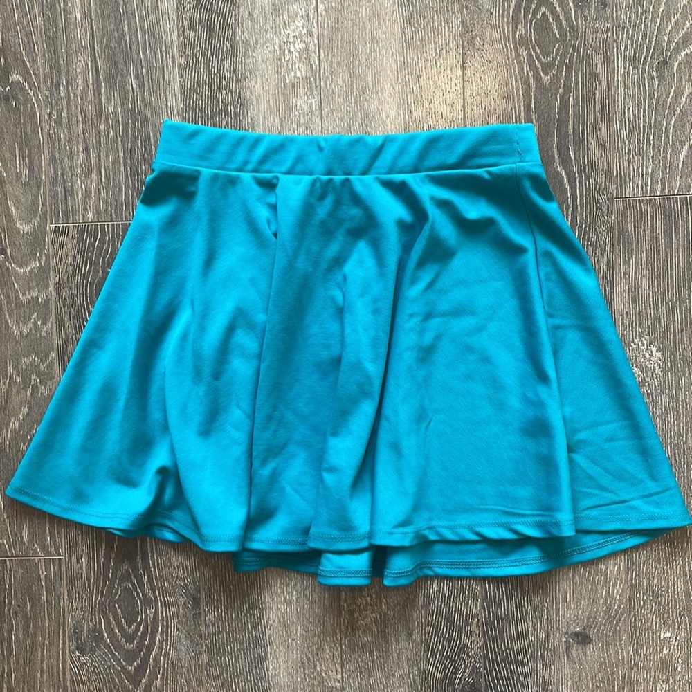 U2B Skirt